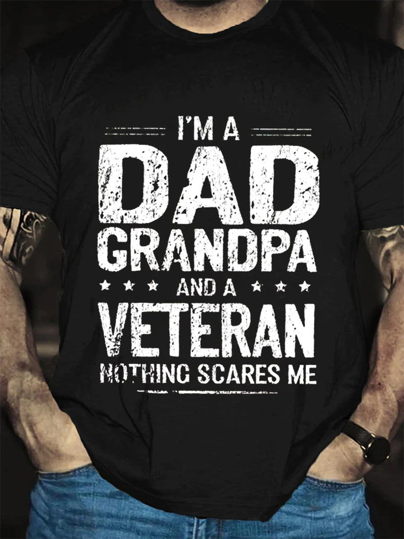 Camiseta com slogan masculino com estampa de papai e vovô 