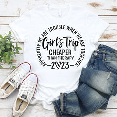 Camiseta com slogan feminino com estampa de carta de viagem elegante para meninas 