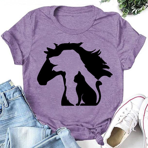 Camiseta com slogan feminino com estampa de cavalo, cachorro e gato adorável