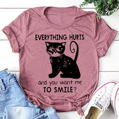 Camiseta com slogan feminino com estampa Everything Hurts 