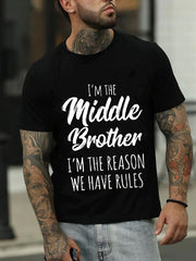 Camiseta com slogan masculino com estampa de irmão do meio 