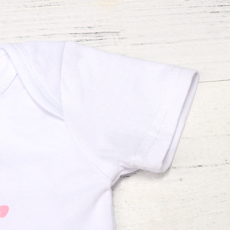 Body imprimé lettre, short fleuri et bandeau