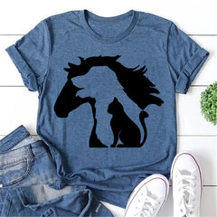 Camiseta com slogan feminino com estampa de cavalo, cachorro e gato adorável