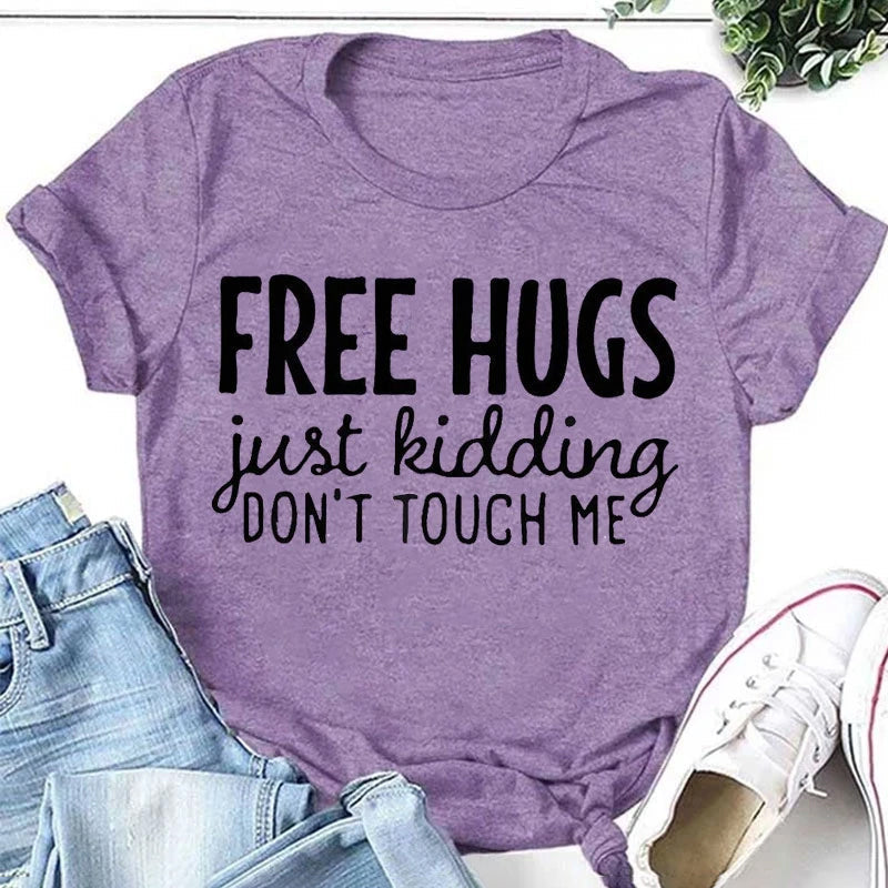 T-shirt avec slogan et lettres imprimées Free Hugs pour femmes 
