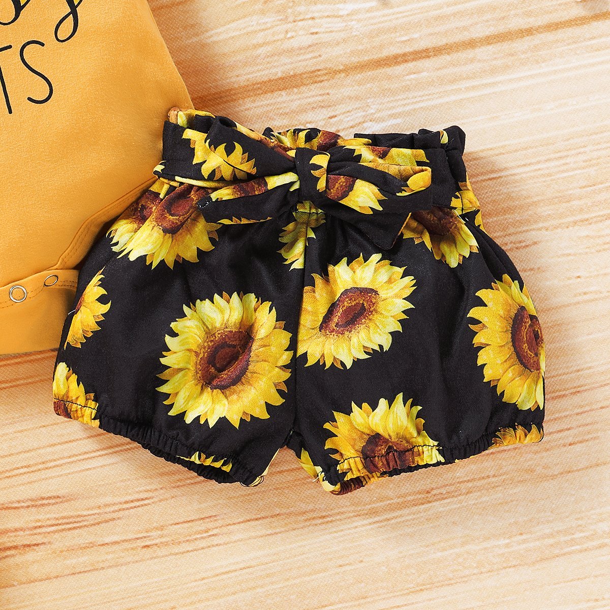 3PCS "Little Miss Sassy Pants" Sunflower Printed Baby Set